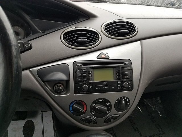 2003 Ford Focus null image 6