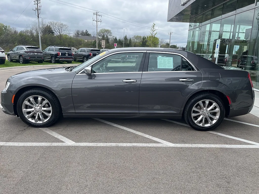 2019 Chrysler 300 Limited Edition image 1