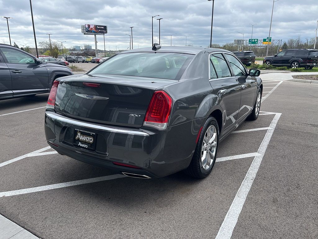 2019 Chrysler 300 Limited Edition image 3