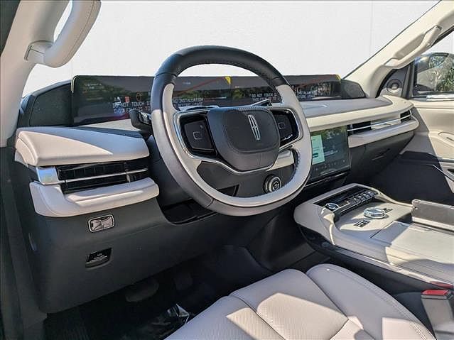 2025 Lincoln Navigator