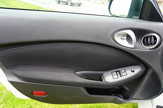 2011 Nissan Z 370Z image 6