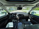 2016 Volvo XC90 T6 Momentum image 28