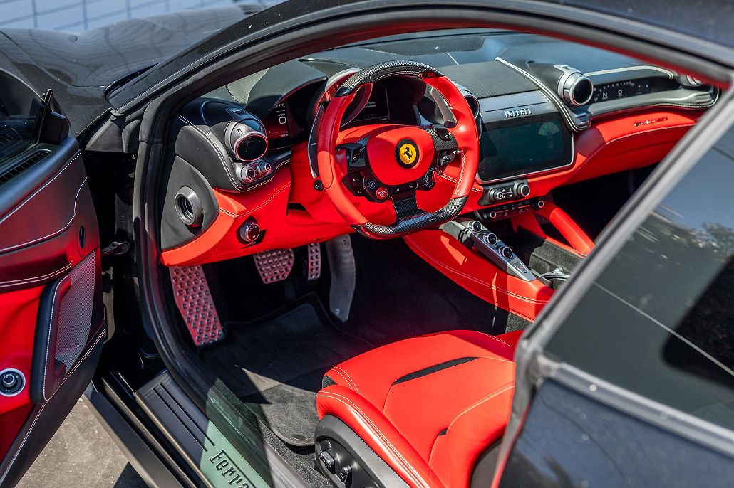 2017 Ferrari GTC4Lusso null image 4