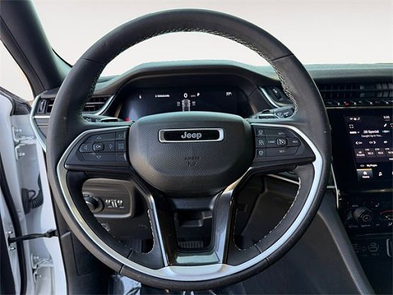 2023 Jeep Grand Cherokee Altitude photo 11