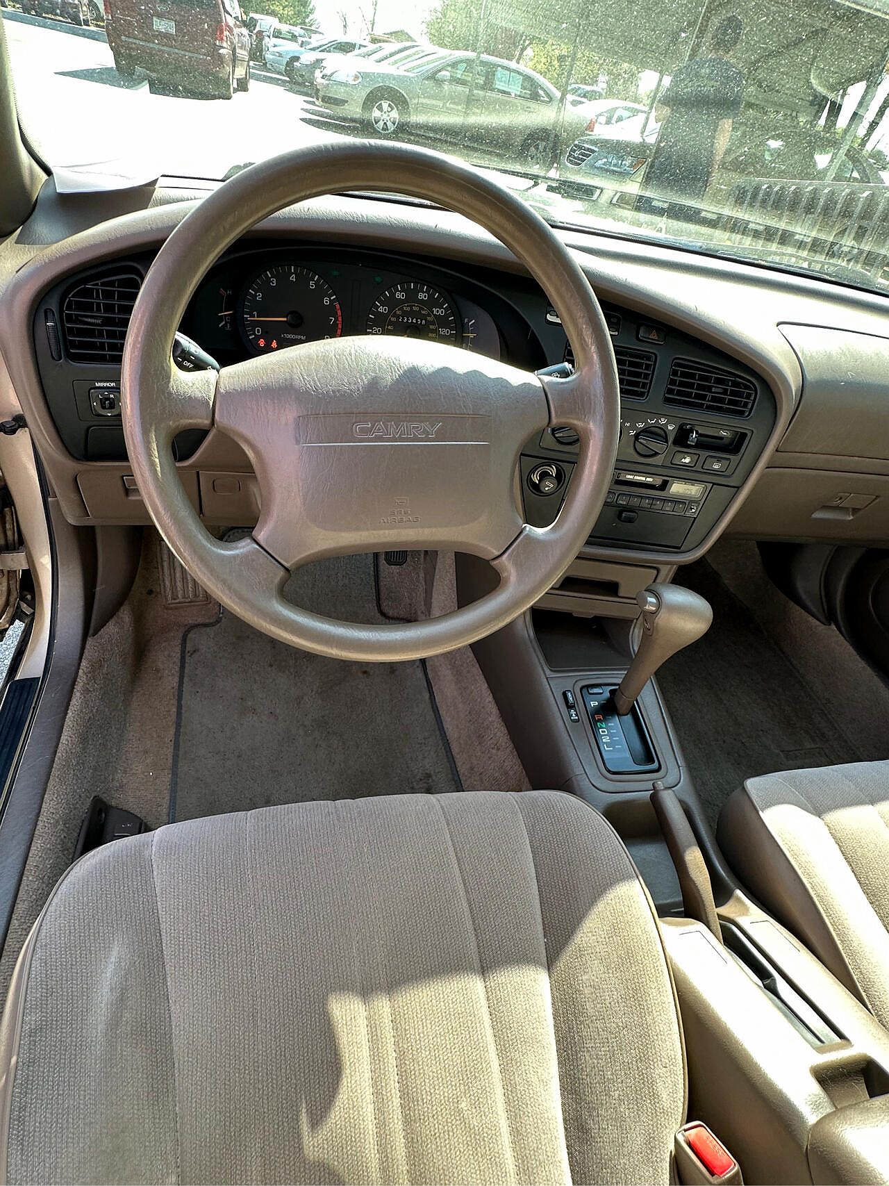 1996 Toyota Camry DX image 4