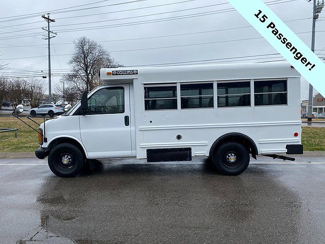 2001 Chevrolet Express 3500 image 6