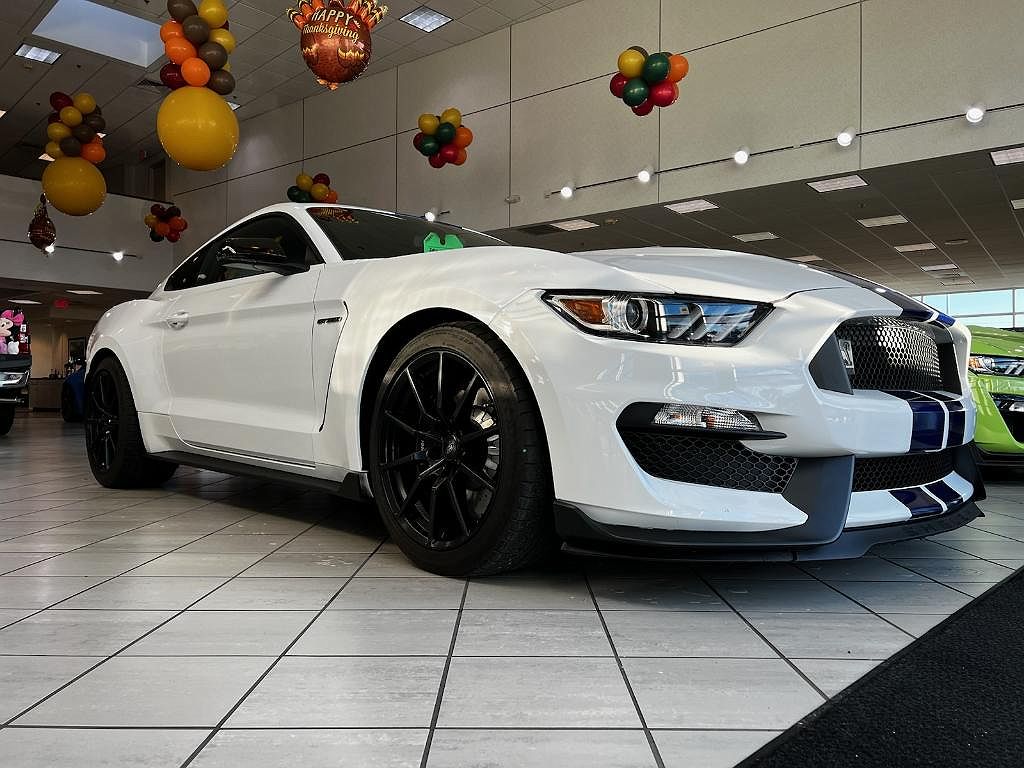 2016 Ford Mustang Shelby GT350 image 0