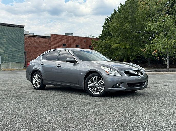 2015 Infiniti Q40