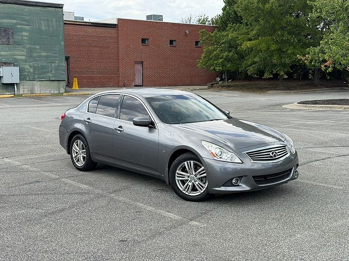 2015 Infiniti Q40