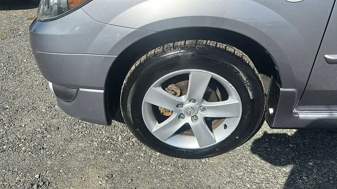 2004 Mazda MPV