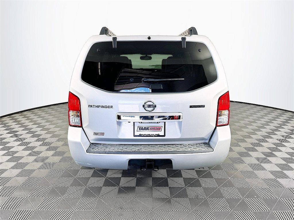2012 Nissan Pathfinder Silver Edition image 5