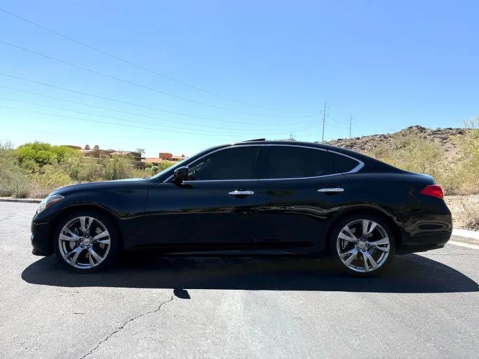 2012 Infiniti M56
