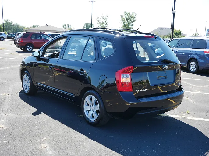 2008 Kia Rondo