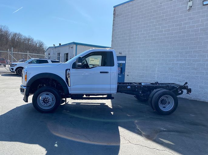 2025 Ford F-550