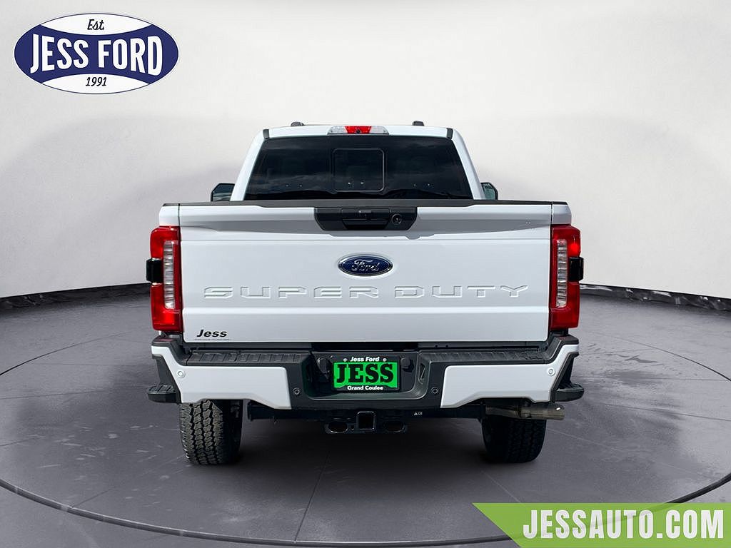 2024 Ford F-350 XL image 3