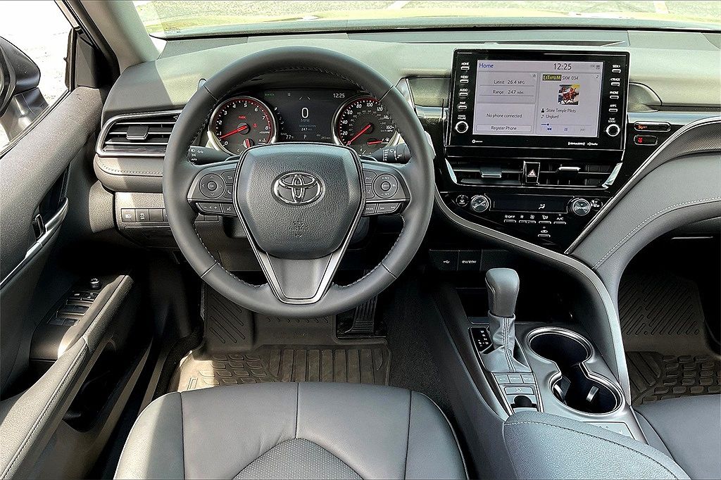 2024 Toyota Camry XSE image 4
