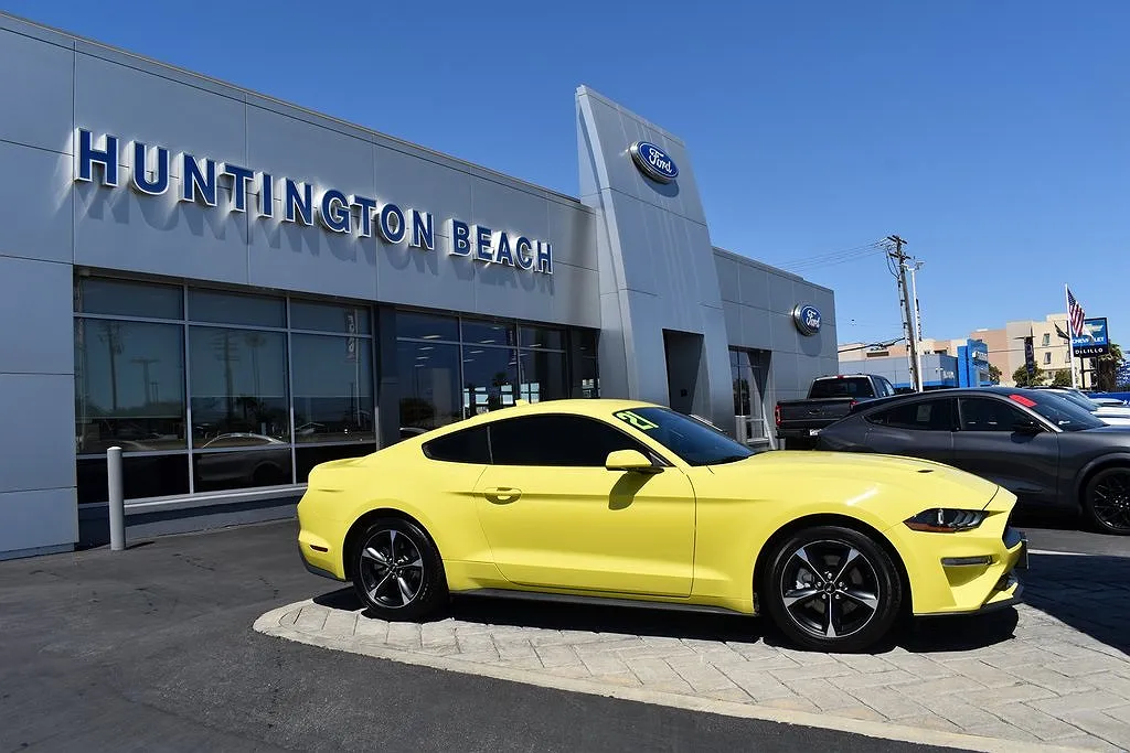 2021 Ford Mustang null image 2