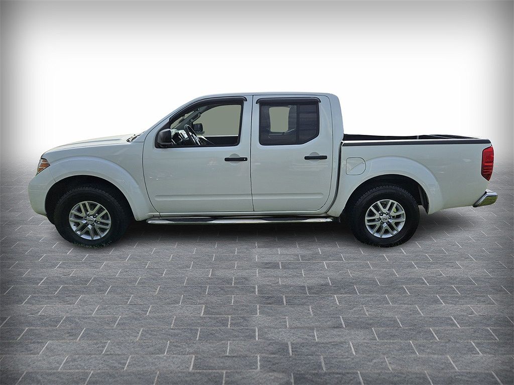 2016 Nissan Frontier null image 2