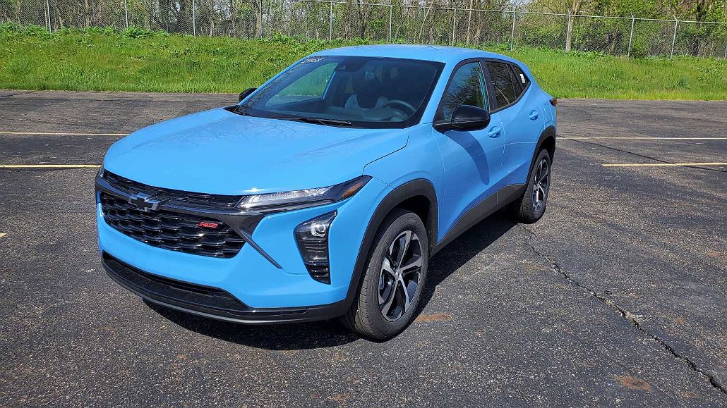 2024 Chevrolet Trax RS image 3