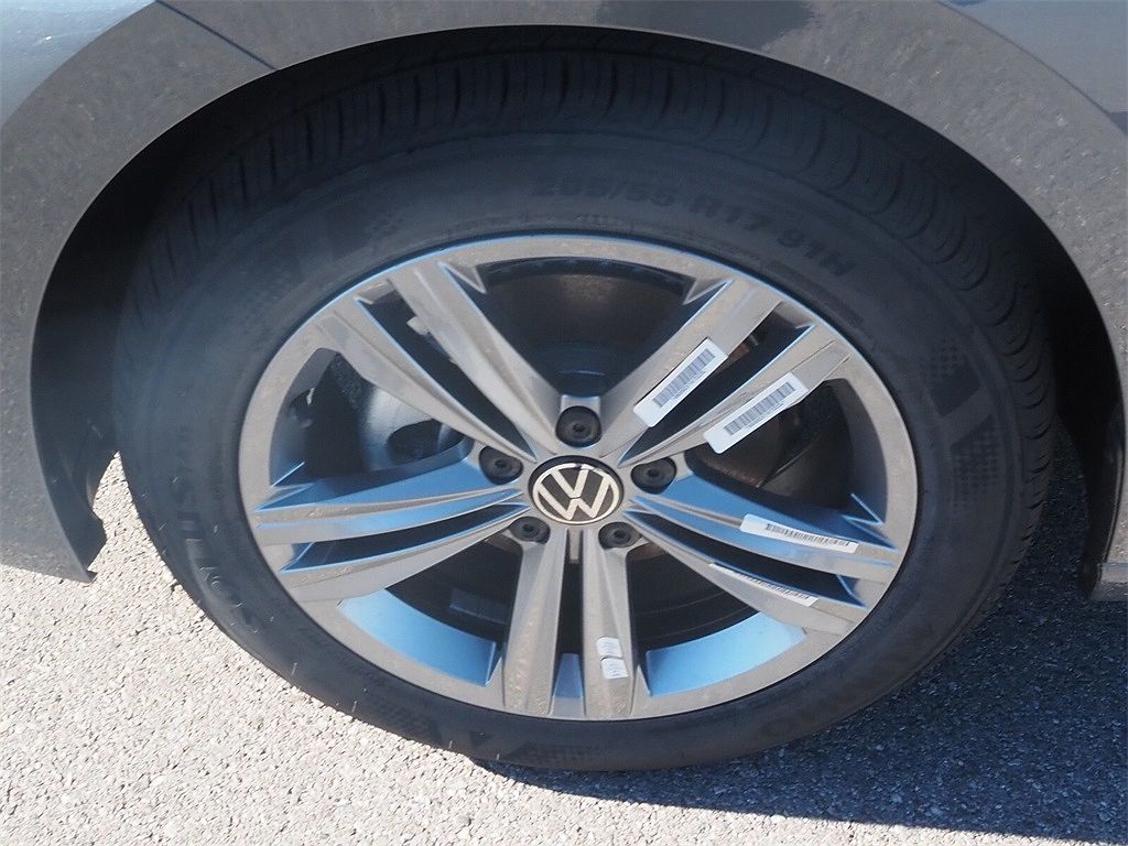 2024 Volkswagen Jetta SE image 4
