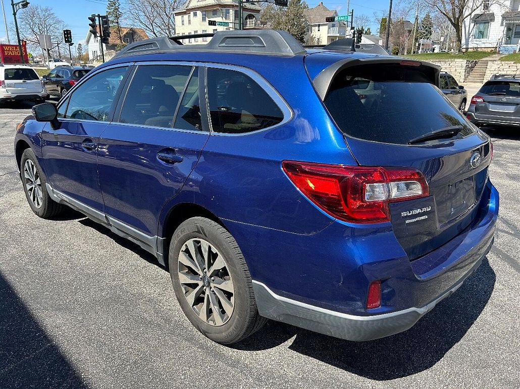 2016 Subaru Outback 2.5i Limited image 4