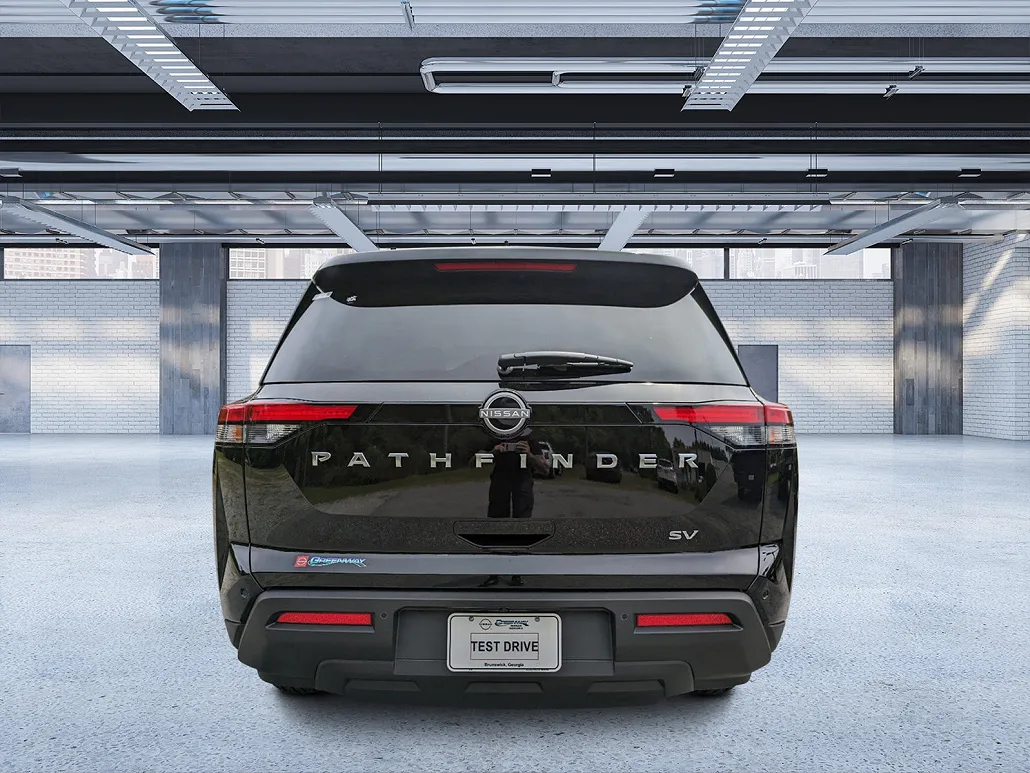 2024 Nissan Pathfinder SV image 3