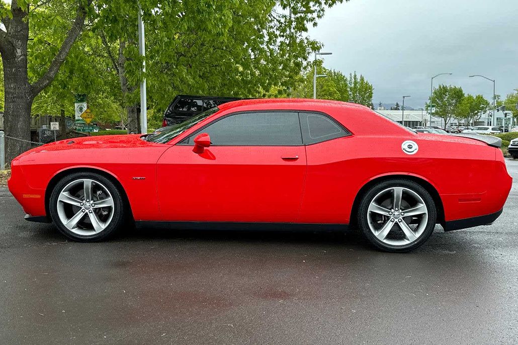 2015 Dodge Challenger R/T image 4