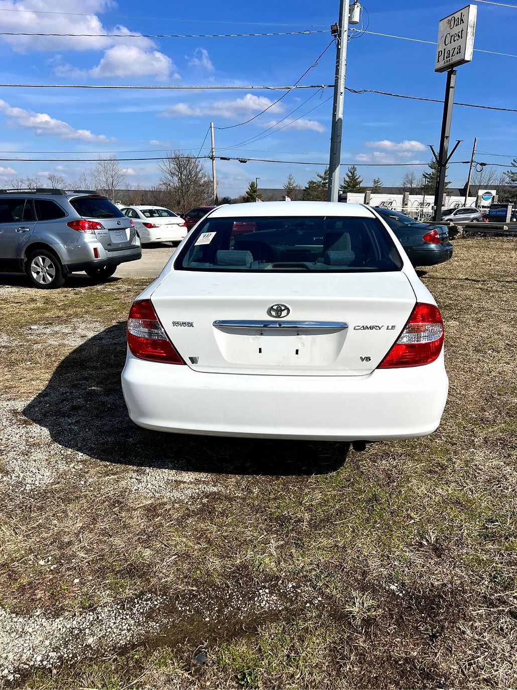 2004 Toyota Camry LE image 2
