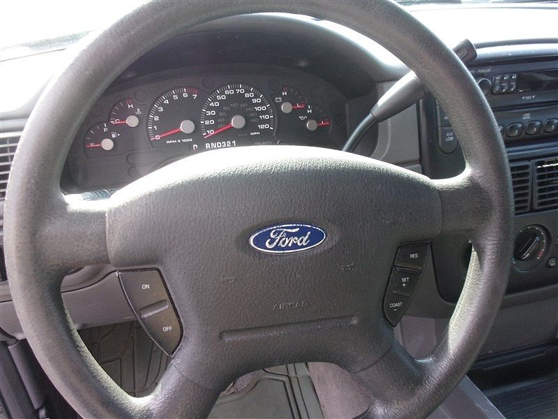 2004 Ford Explorer XLS image 6