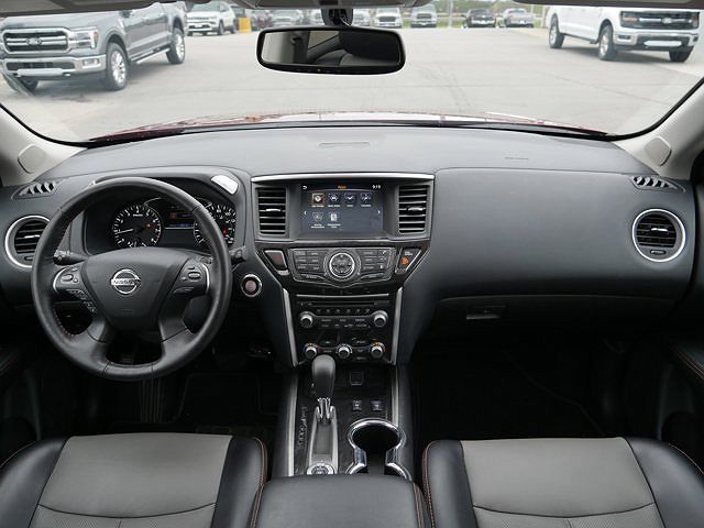 2020 Nissan Pathfinder SL image 1