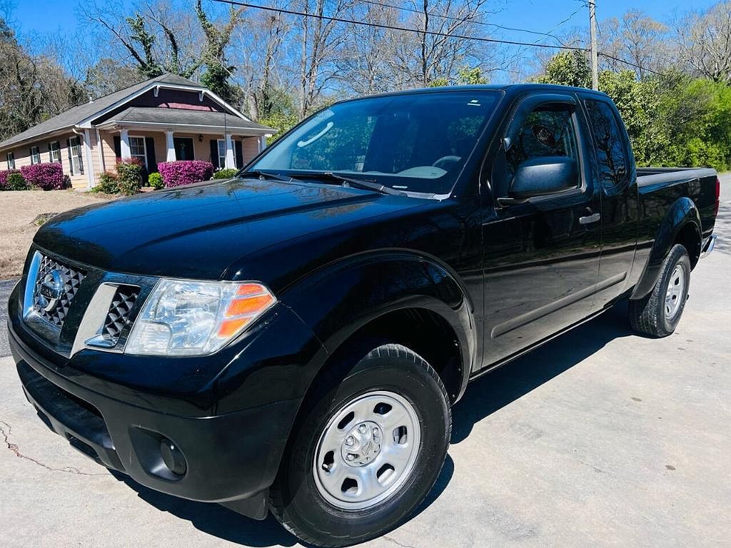 2010 Nissan Frontier XE image 0