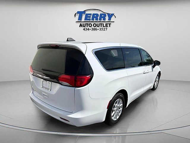 2023 Chrysler Voyager