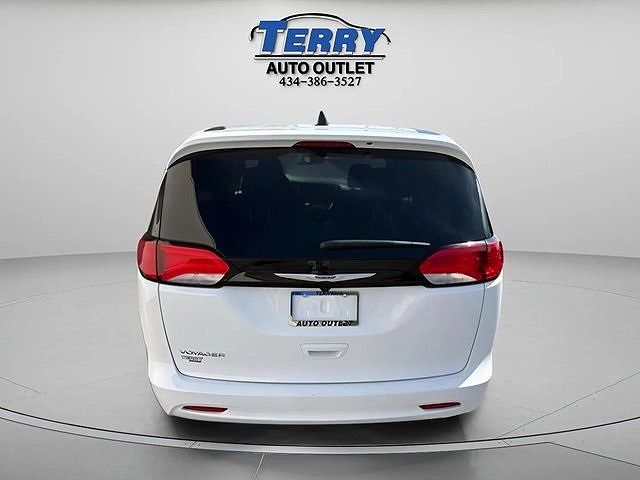 2023 Chrysler Voyager