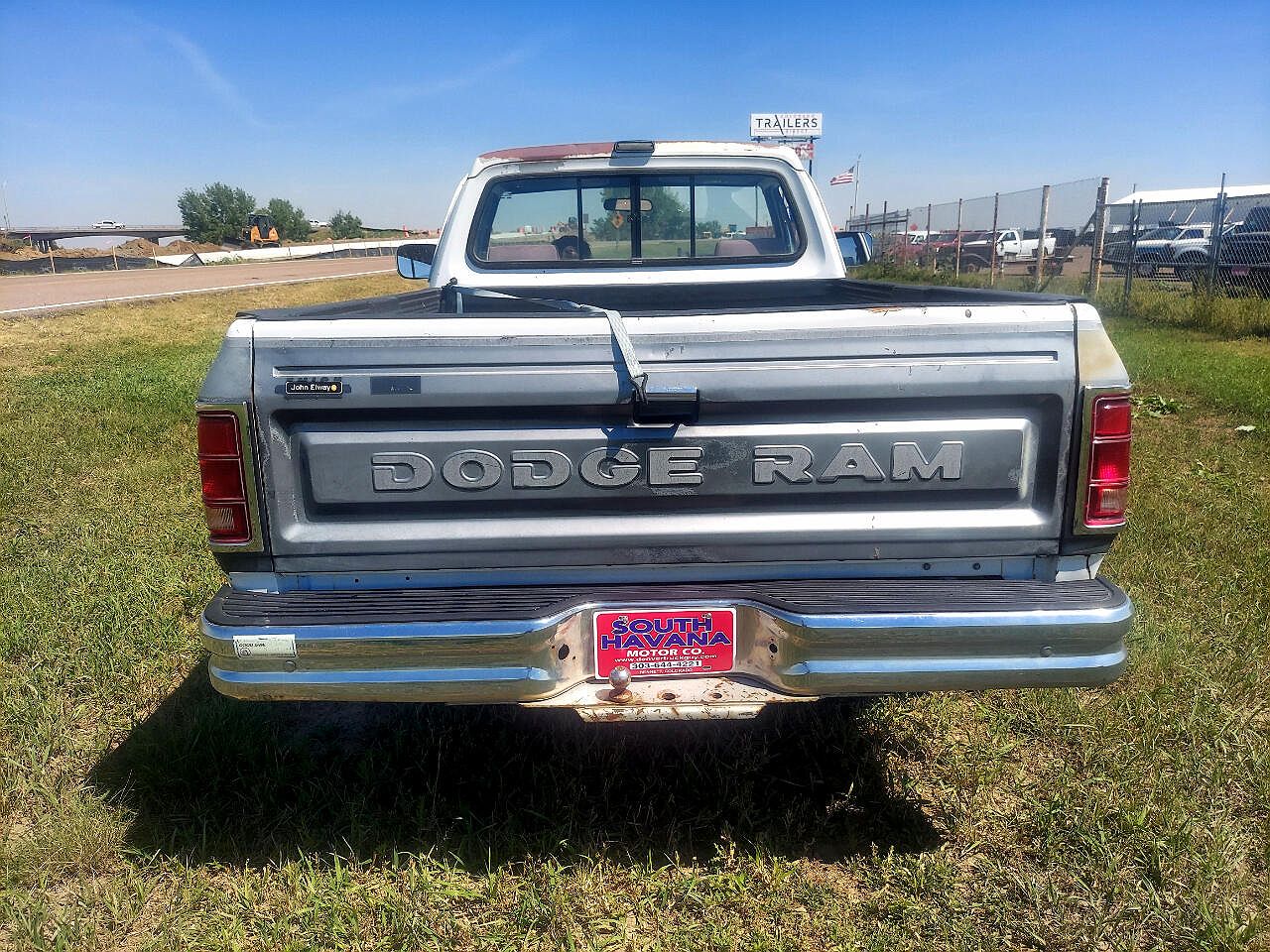 1990 Dodge Ram 150 null image 4