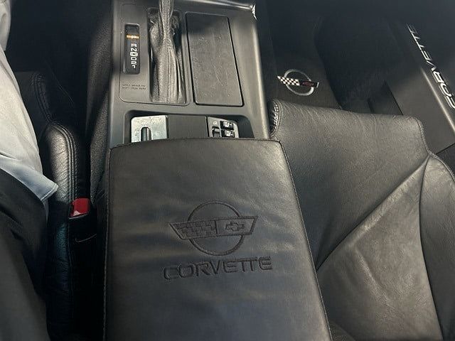 1995 Chevrolet Corvette Base image 12