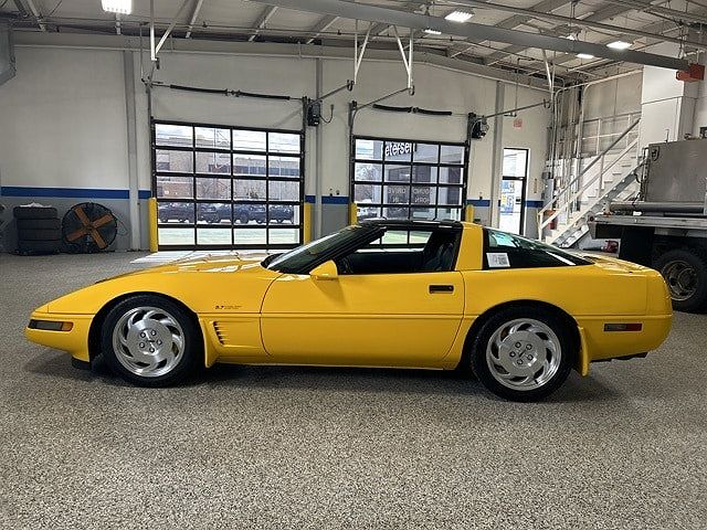 1995 Chevrolet Corvette Base image 8