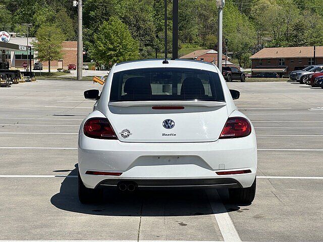 2019 Volkswagen Beetle Final Edition image 5