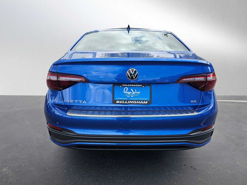 2024 Volkswagen Jetta SE image 4