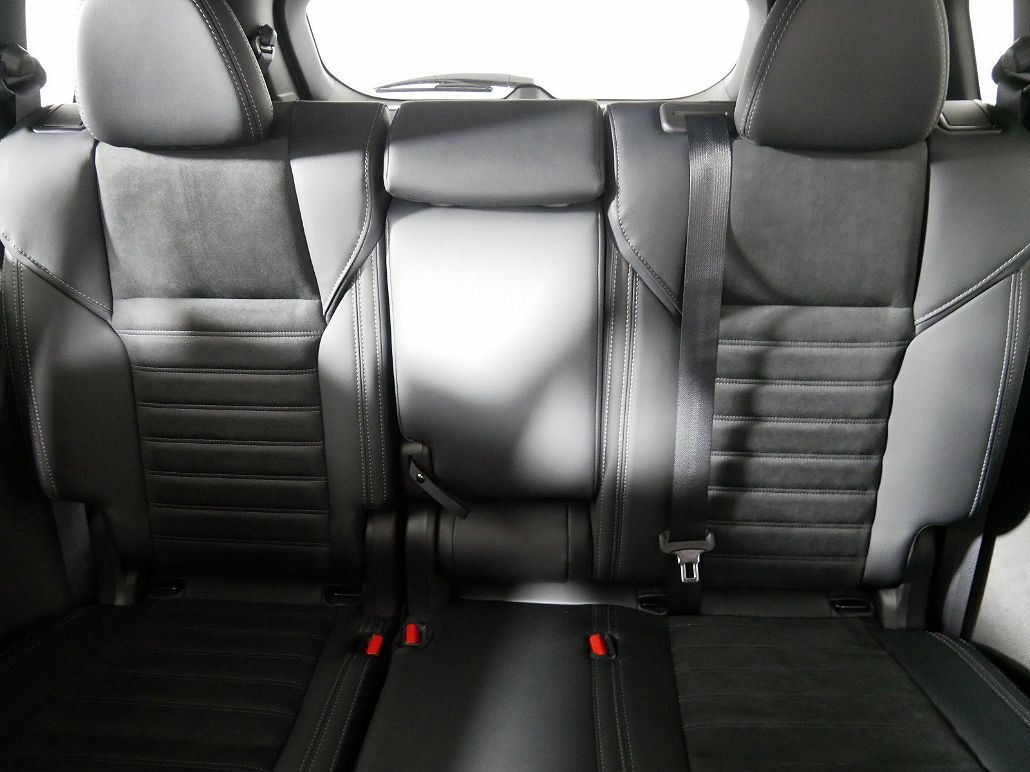 2024 Mitsubishi Outlander SE image 2