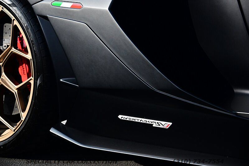 2020 Lamborghini Aventador SVJ image 19
