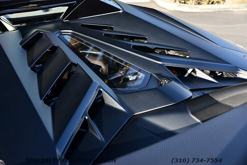 2020 Lamborghini Aventador SVJ image 20