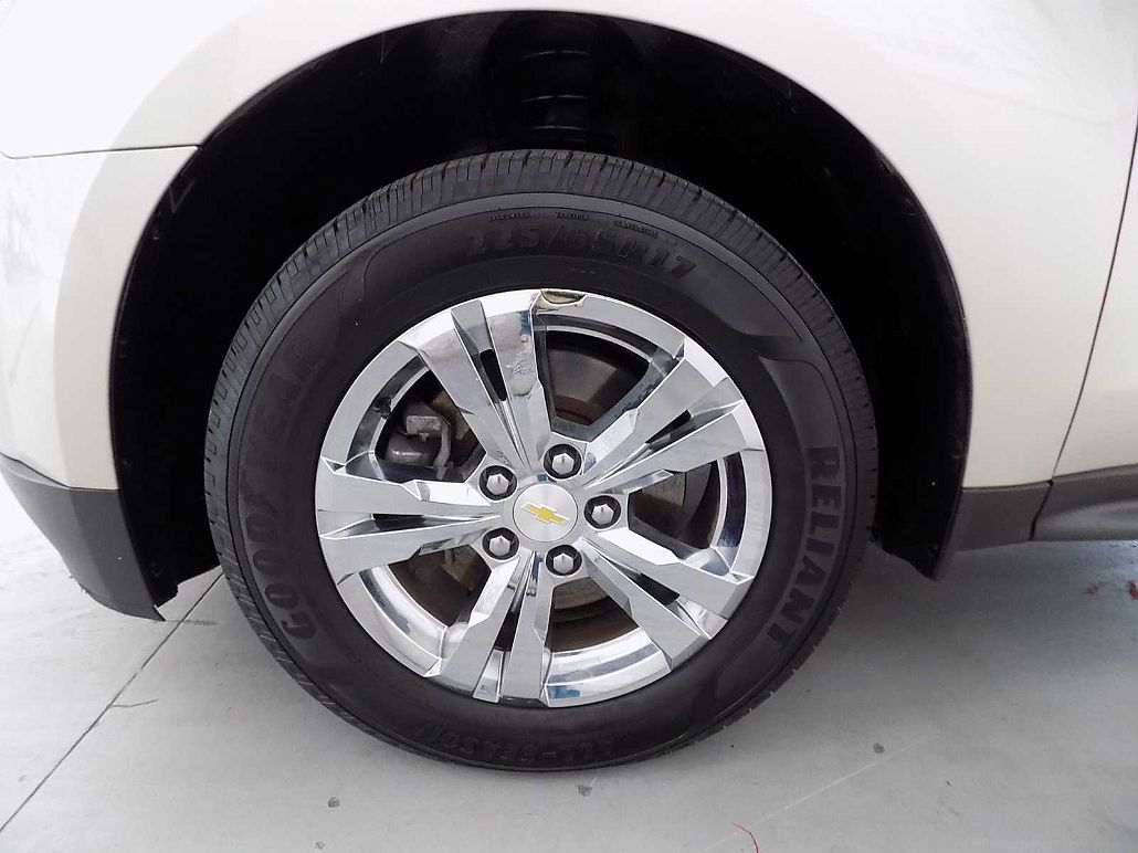 2015 Chevrolet Equinox LT image 5
