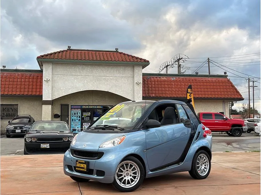 2011 Smart Fortwo Passion image 2