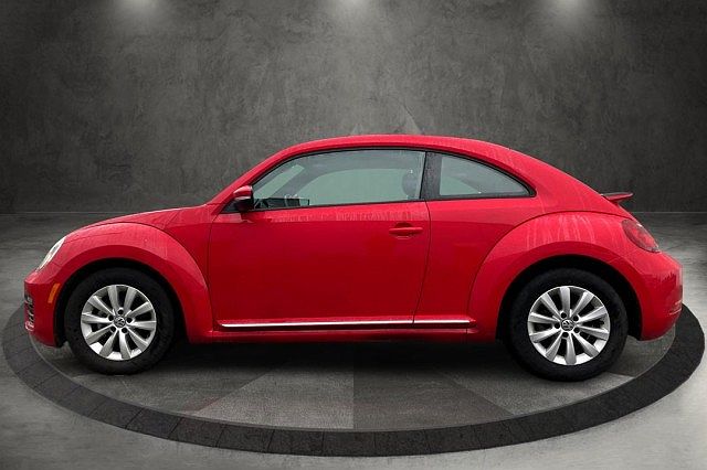 2019 Volkswagen Beetle null image 5