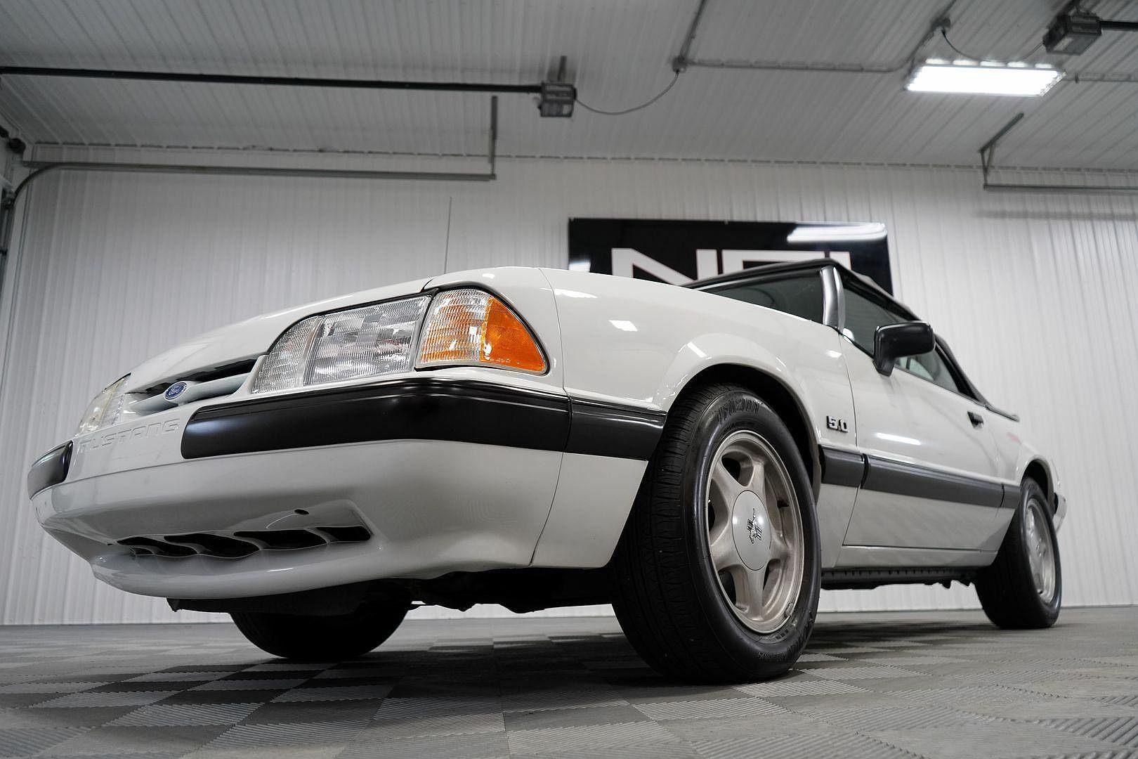 1991 Ford Mustang LX image 25