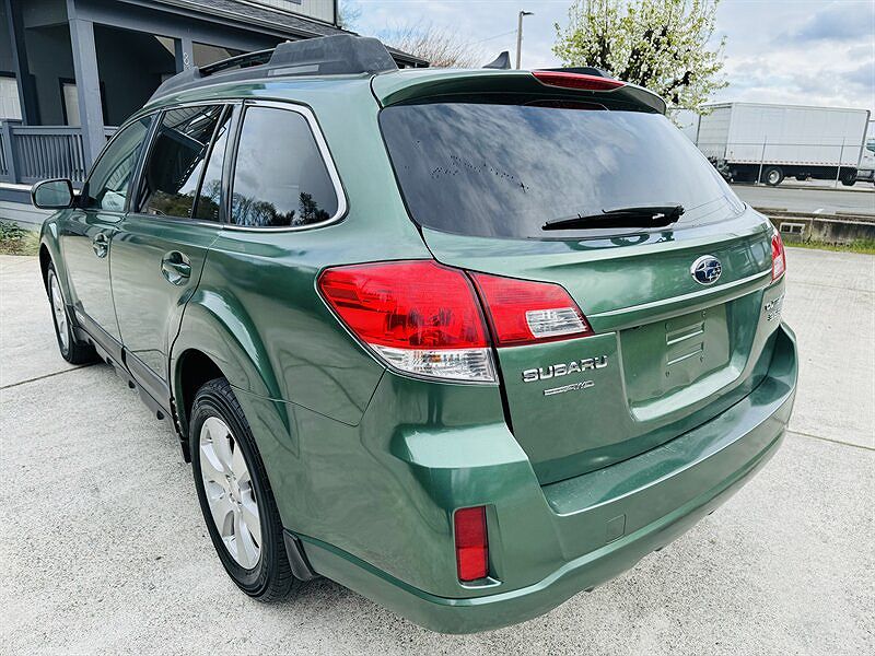 2011 Subaru Outback 3.6R image 2