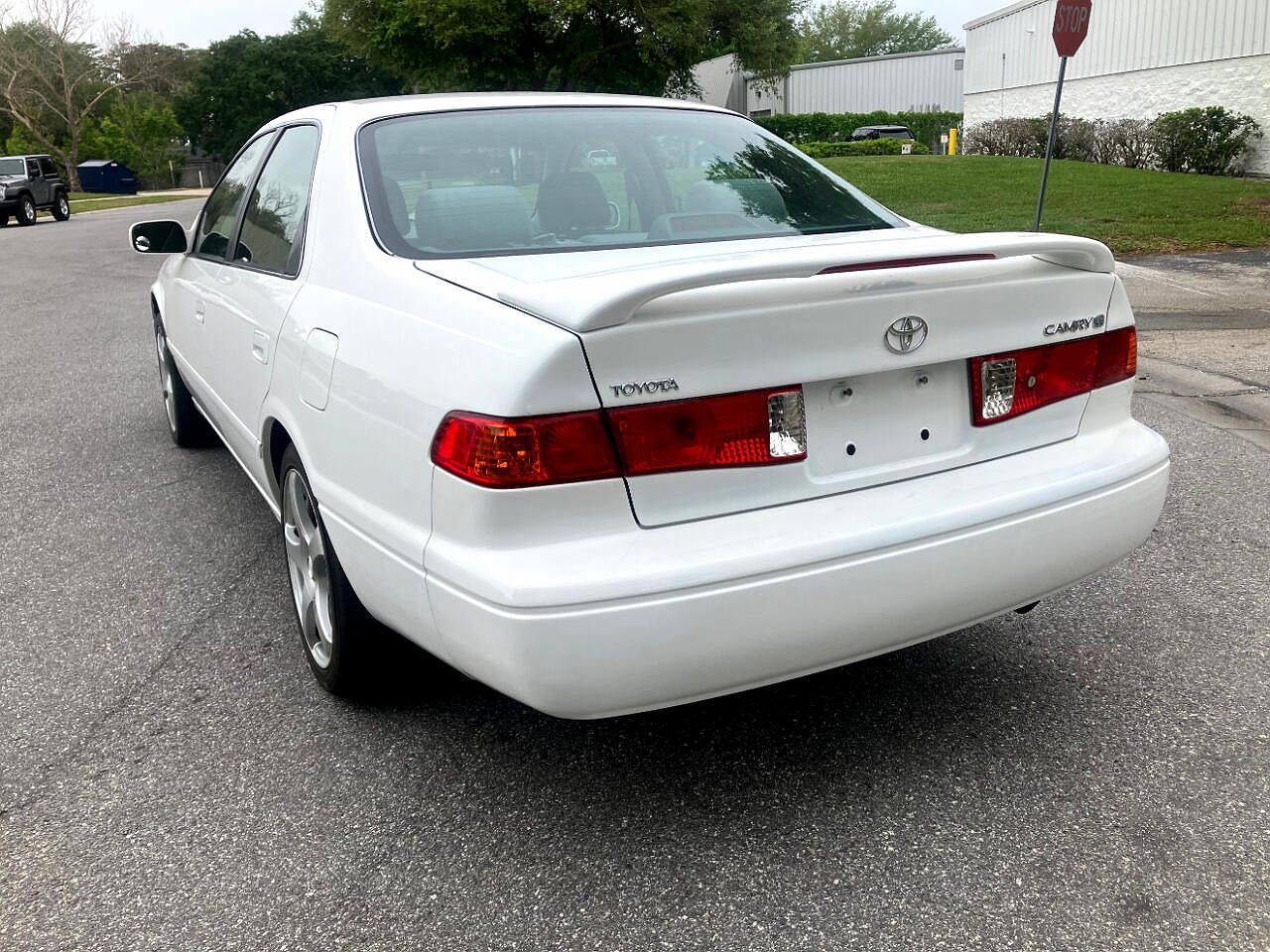 2001 Toyota Camry XLE image 2