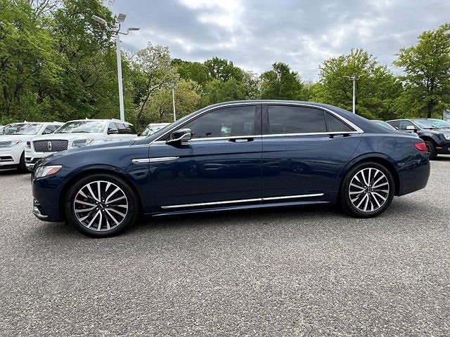 2017 Lincoln Continental Select image 2