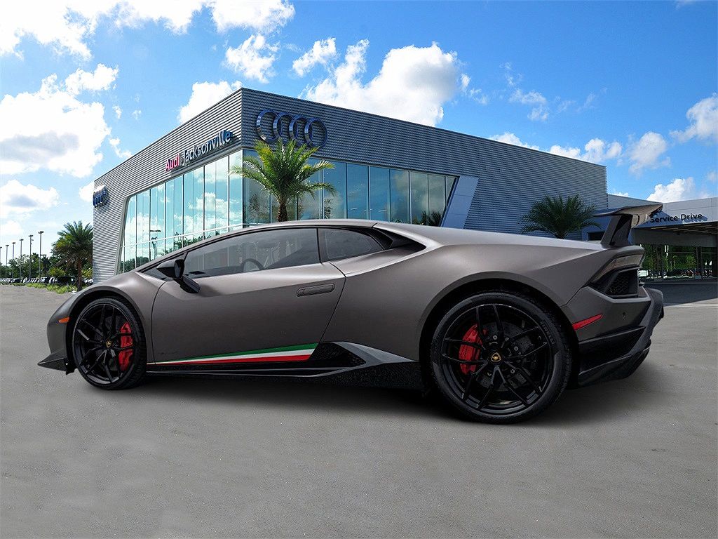 2019 Lamborghini Huracan Performante image 3