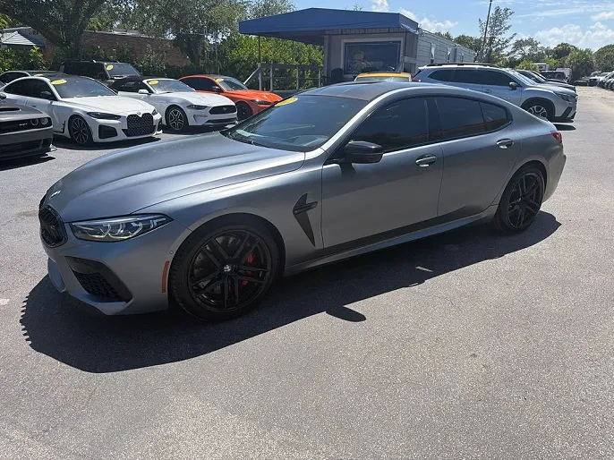 2022 BMW M8